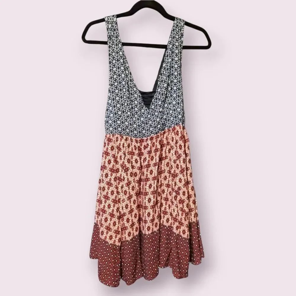 Lulu’s La Vie En Roses Floral Print Dress Blue Red Plunging Lace Up Back Large